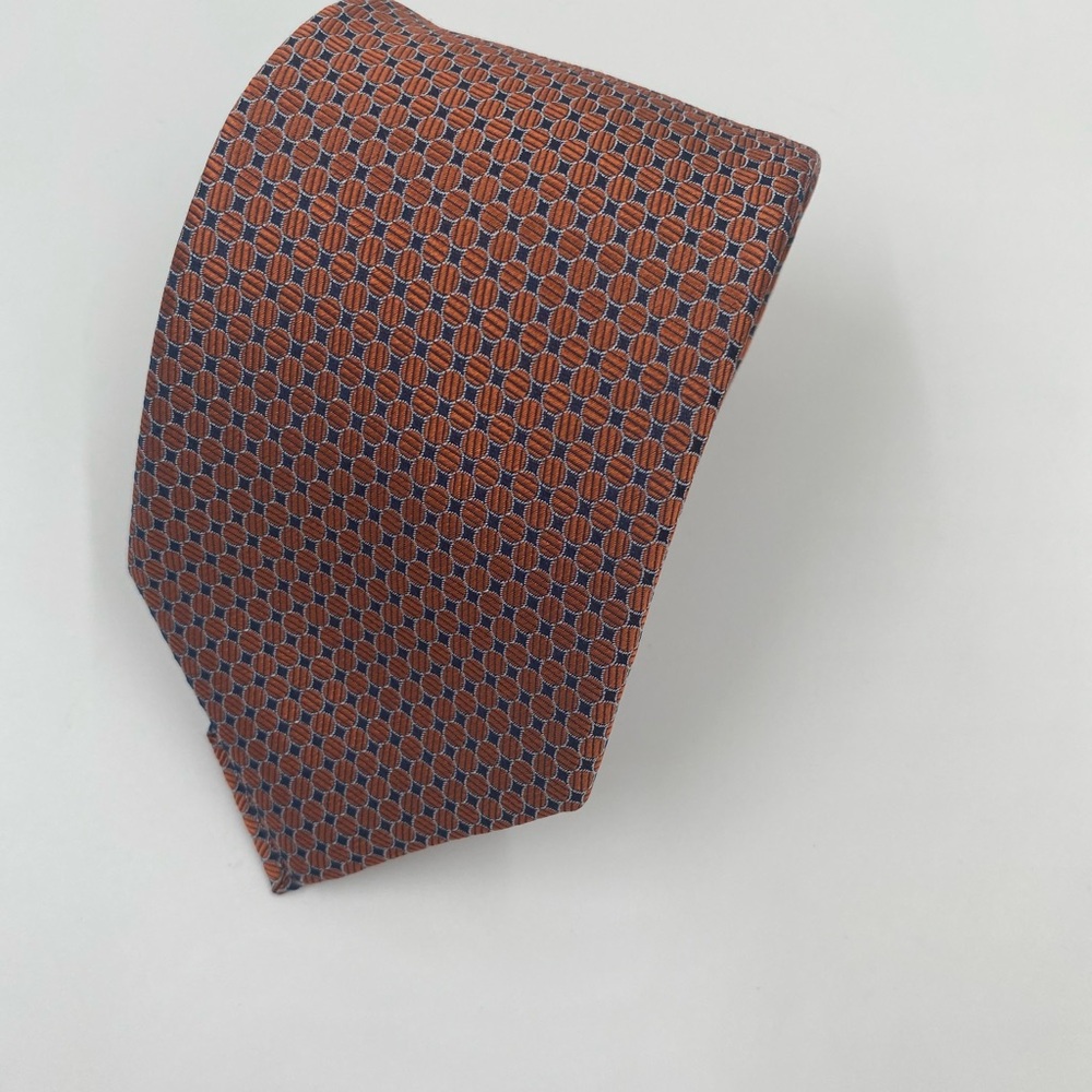 Verto Elegant Orange Tie with Vibrant Hue